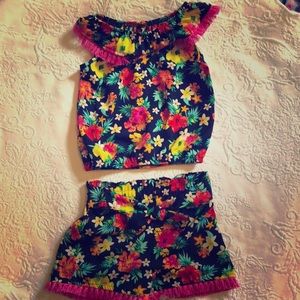 Girls size 5t outfit!